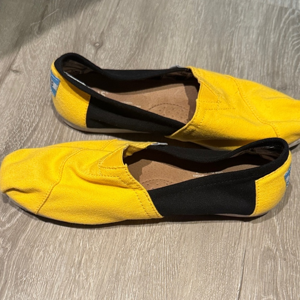 Toms Yellow and Black Slip-On Shoes